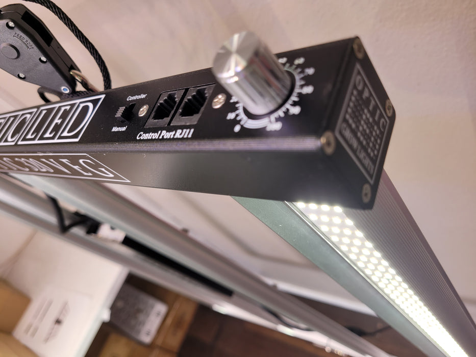 (Now Shipping) Optic 320 VEG Gen3 Dimmable LED Grow Light 320w